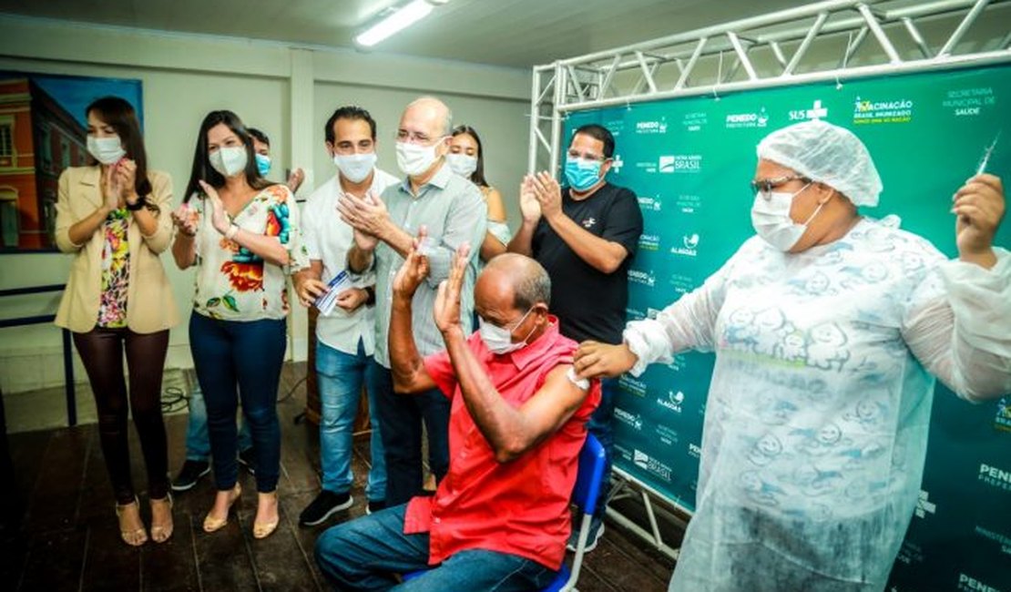 Campanha de vacinação contra o Coronavírus em Penedo avança e ultrapassa meta