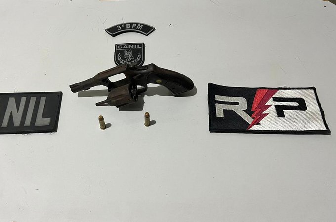 Homem é preso por porte ilegal de arma de fogo durante patrulhamento da PM em Arapiraca