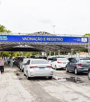 Vacinação da primeira dose contra a covid-19 está suspensa em Maceió
