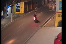 Câmera de segurança registra assassinato de homem no bairro Ouro Preto, em Arapiraca