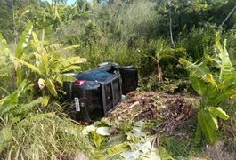 Capotamento deixa três feridos em trecho da BR-316, no interior de Alagoas