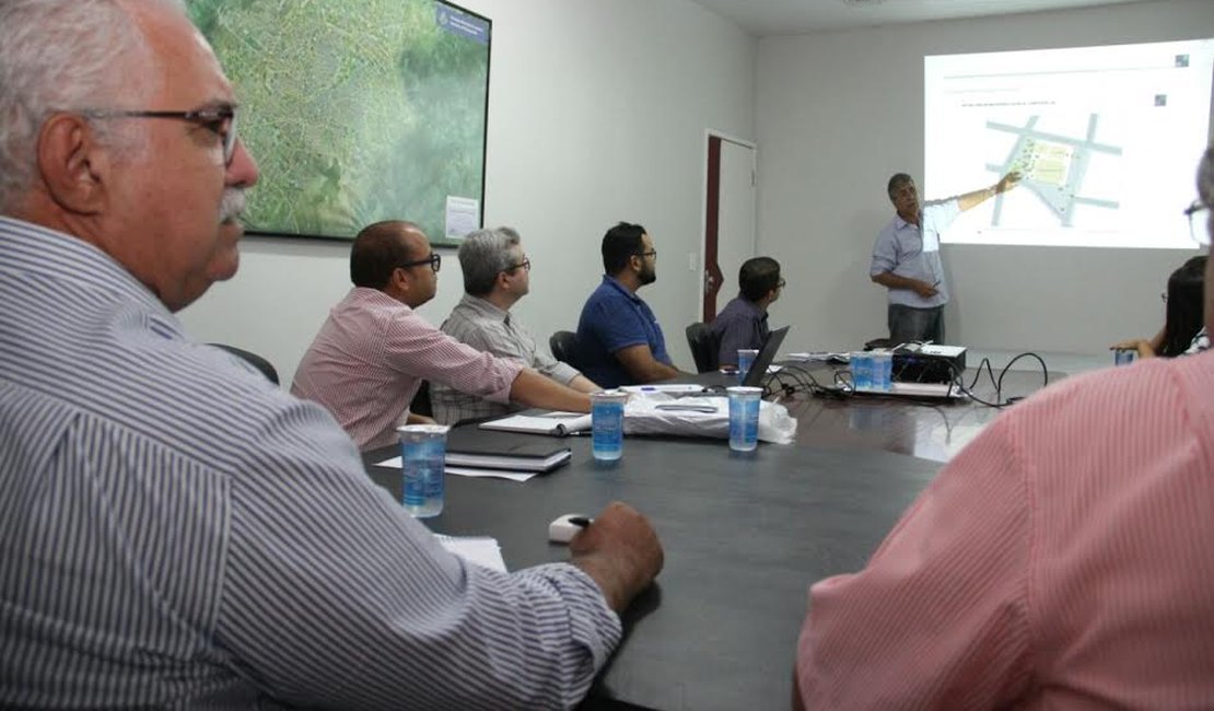 Prefeito define prioridades na realização de obras para o Centro de Arapiraca