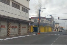 Vídeo. Incêndio em poste na Avenida Rio Branco assusta população