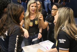 Operação com força policial feminina busca 67 envolvidos em crimes contra mulheres em Alagoas