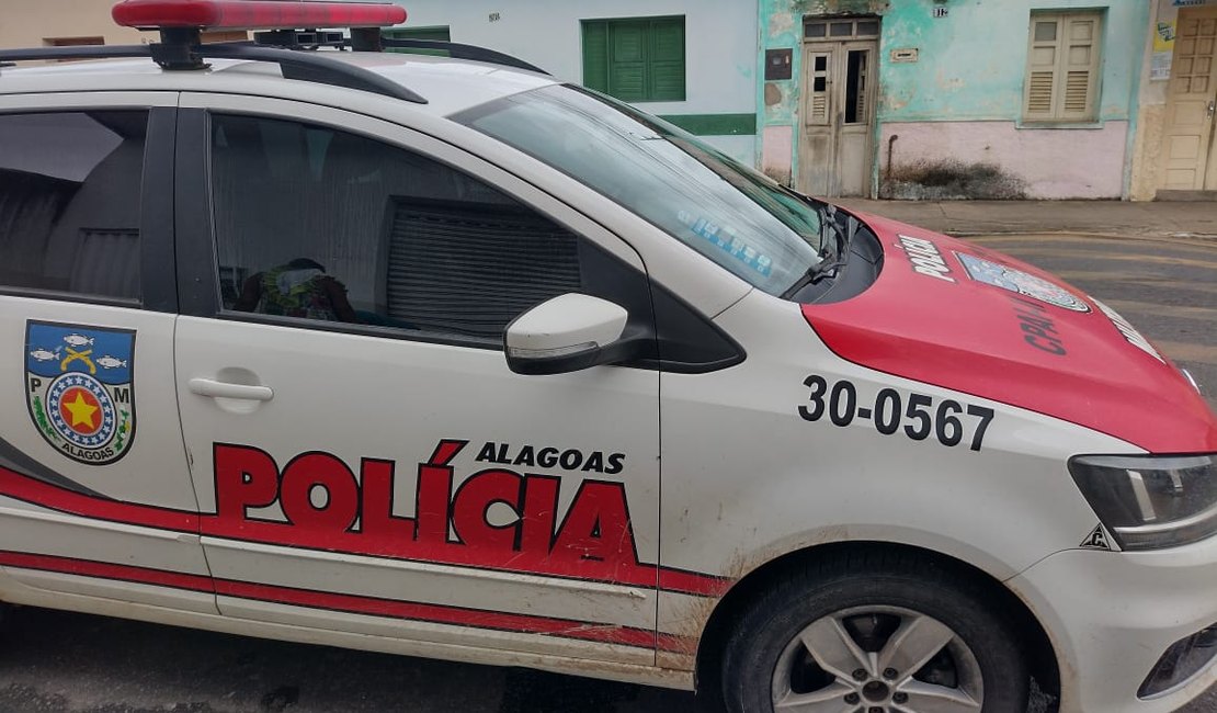 Dupla de moto assalta homem em Limoeiro de Anadia e foge com R$ 1.500