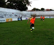 Alvinegros suam a camisa em treino tático no Estádio Juca Sampaio