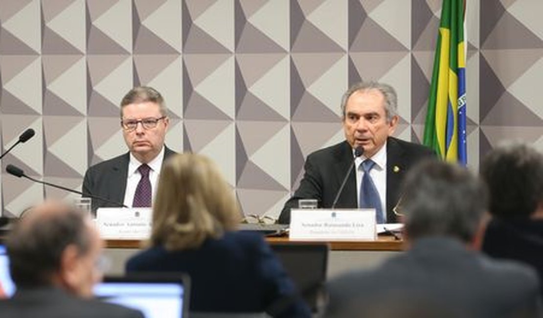 Comissão aprova relatório favorável ao impeachment de Dilma Rousseff