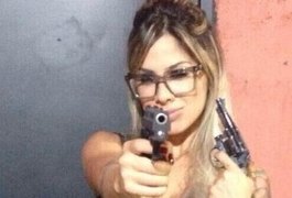 Ex-BBB Vanessa diz que foto com armas era pessoal e não pensou em apologia