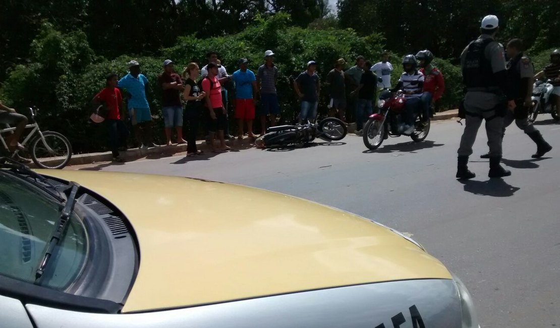 Acidente deixa feridos e trânsito parado na AL-220 em Arapiraca