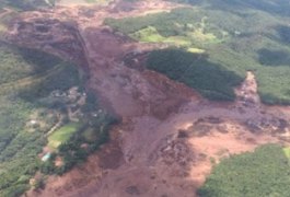 Vale aciona sirenes, retira moradores e suspende buscas em Brumadinho