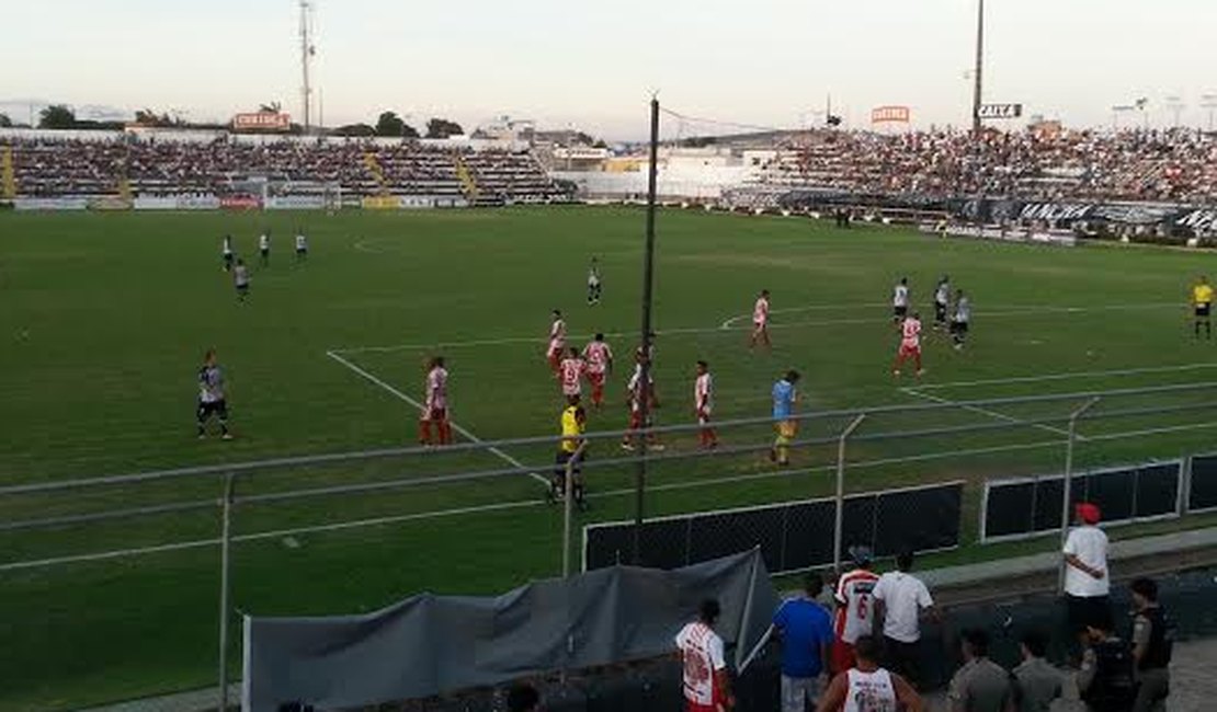 Em jogo de sete gols, ASA derrota o lanterna Penedense em Arapiraca