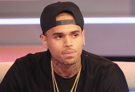 Chris Brown paga 250 mil dólares de fiança e deixa prisão, diz site