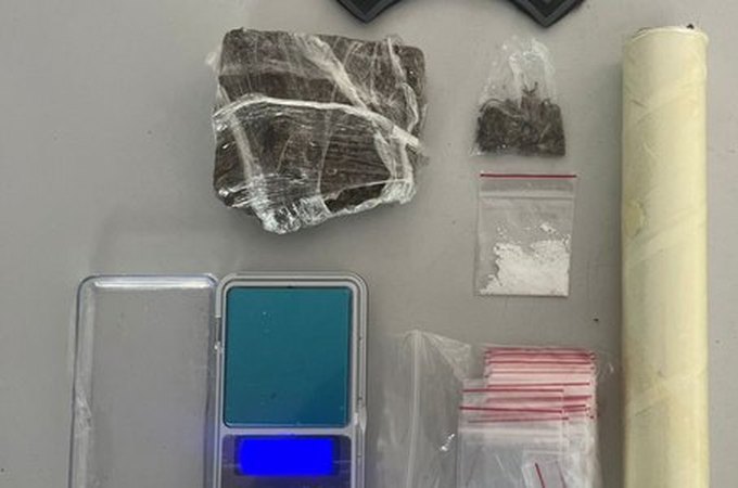 Jovem é detido com maconha e cocaína no bairro Baixa Grande, em Arapiraca