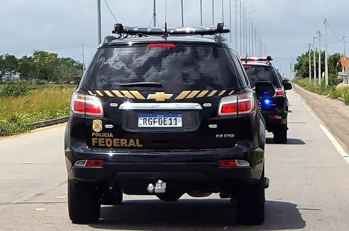 PF e PRF apreendem 73 quilos de cocaína escondida em caminhão na Dutra