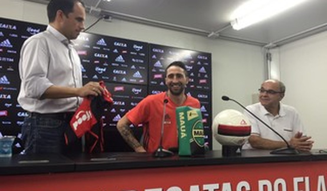 Donatti se empolga com Fla e brinca ao lembrar de L. Fabiano: 'Bom amigo'