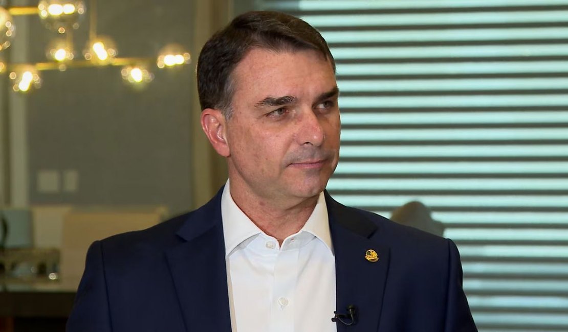 Flávio diz que fará comida voltar a ficar barata 'como na época de Bolsonaro'