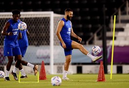 Karim Benzema está fora da Copa do Mundo após lesão em treinamento