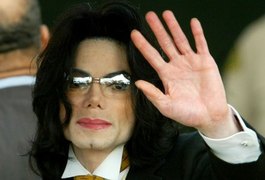 Site afirma que Michael Jackson possuía material pornográfico infantil em rancho