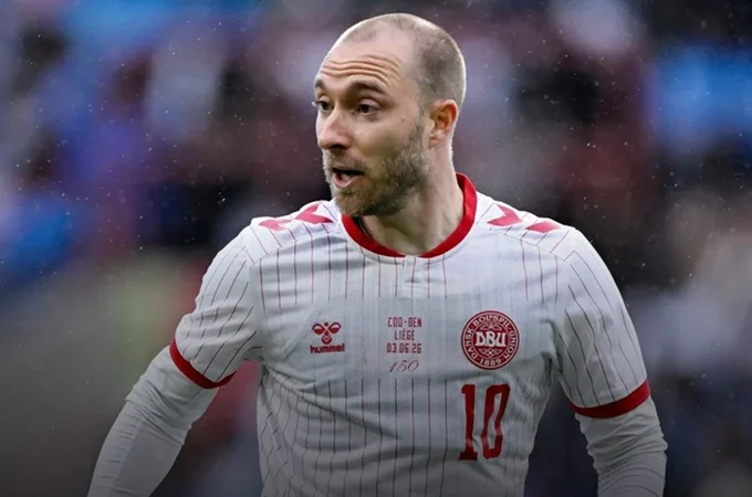 Eriksen tem novo mal súbito e cai em campo durante amistoso da Dinamarca