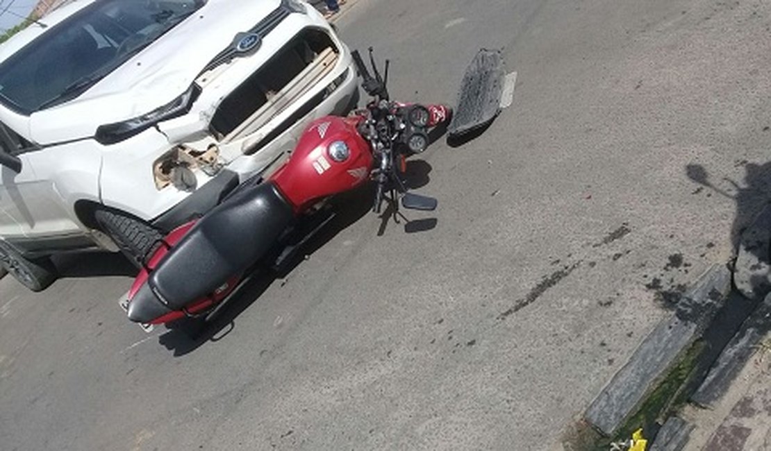 Mulher colide contra motociclista e foge sem prestar socorro no bairro Brasília, em Arapiraca