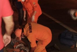 Motociclista perde controle da direção e fica ferido na AL 115, em Arapiraca