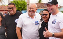 Feira Grande registra grande mobilização popular em adesivaço liderado pelo prefeito Dário Roberto