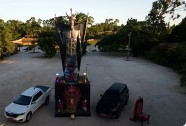 Estátua de 11 metros em homenagem ao Diabo é construída no Ceará