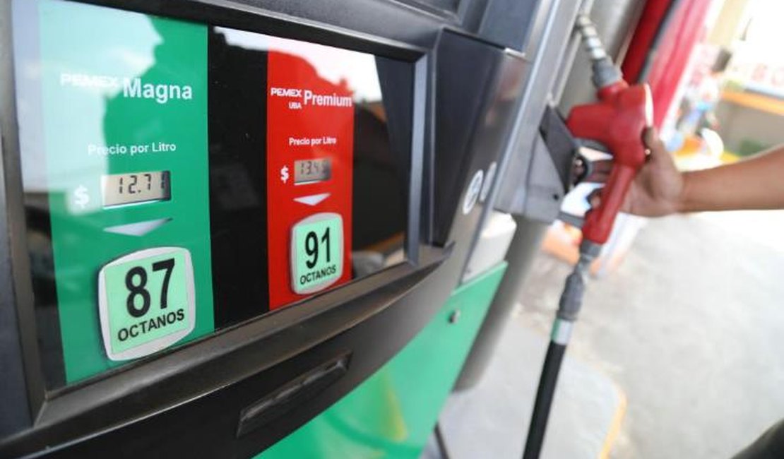 Preço médio da gasolina termina a semana em queda e bate menor valor em 6 meses