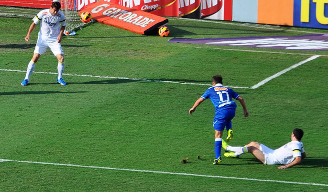 Homem dos gols bonitos, Everton Ribeiro se destaca com novo golaço