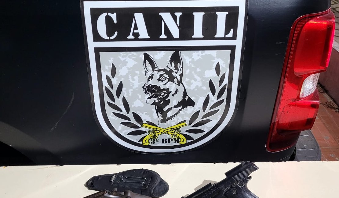 Foragido por homicídio em Girau do Ponciano, 'Babá' é preso com comparsa em Arapiraca; adolescente foi apreendido