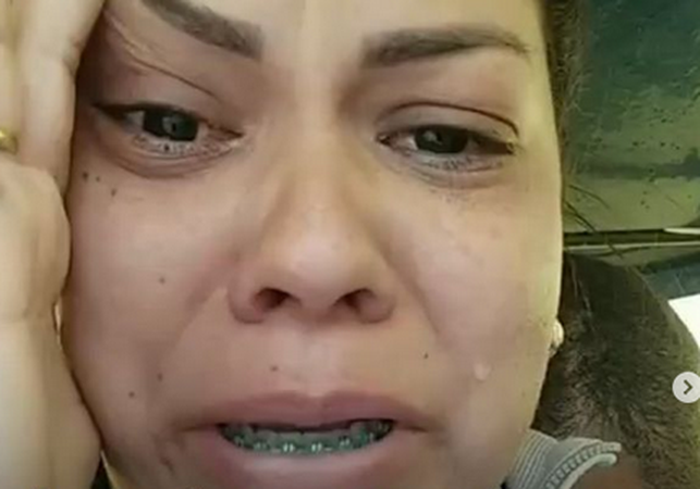 Em desespero, cantora pernambucana espera bombeiros na laje de casa alagada e pede ajuda nas redes sociais