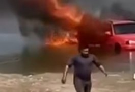 Vídeo. Carro é destruído por incêndio e acaba lançado em barragem no Sertão alagoano