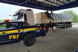 Carga de madeira sem licença é apreendida na BR-423, em Canapi