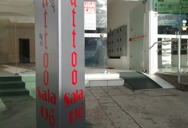 Criminosos armados invadem estúdio de tatuagens e assaltam funcionários em Arapiraca