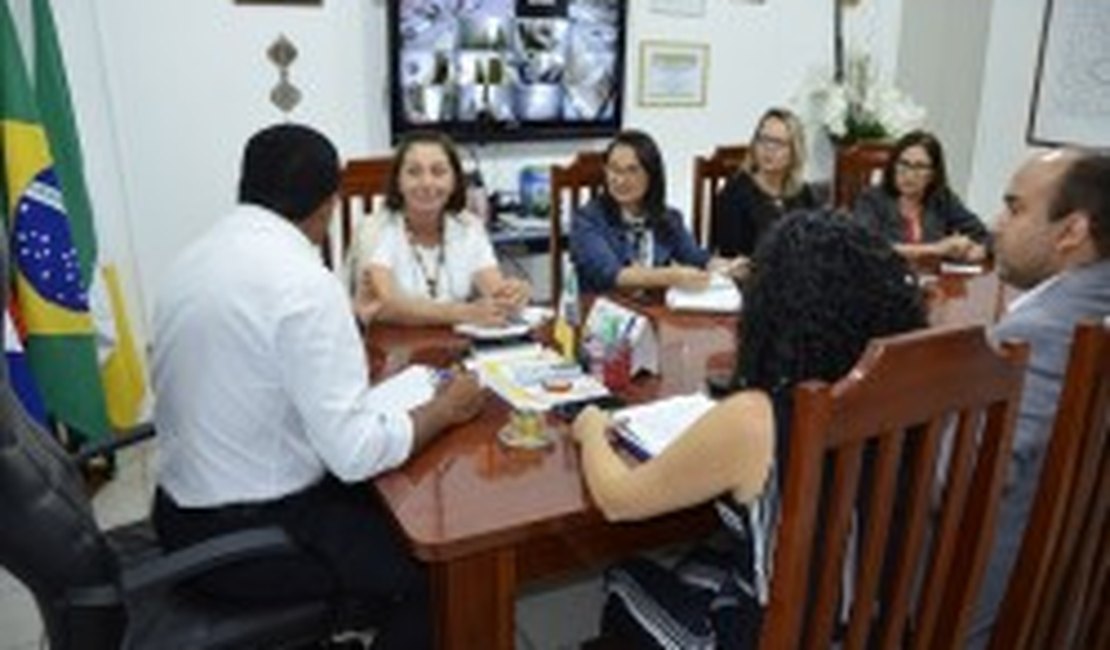 Prefeitura de Palmeira e Copeve fazem ajustes para Concurso do município em 2019