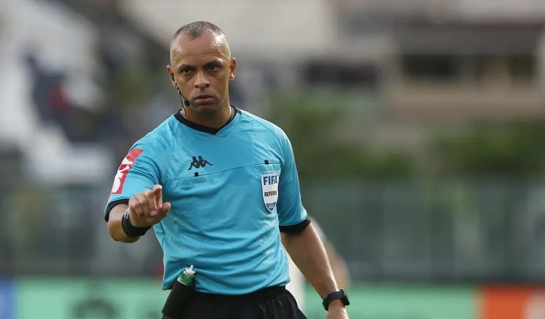 Wilton Pereira Sampaio apita França x Inglaterra, e Brasil terá recorde de arbitragens em Copas do Mundo