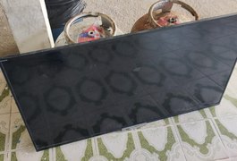 Dupla é presa após arrombar residência e furtar televisão e botijões de gás em Arapiraca