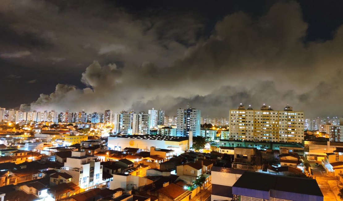 Vídeo. Incêndio atinge shopping no Bairro Jardins em Aracaju