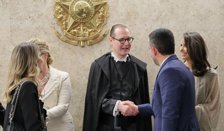 Governador de Alagoas, Paulo Dantas participa da posse do ministro Zanin no STF