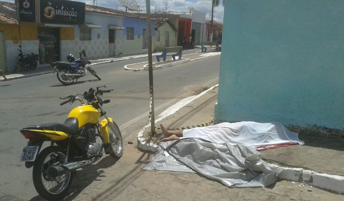 Colisão entre motocicletas deixa uma vítima fatal em Feira Grande