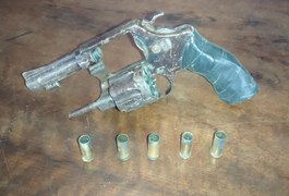 Durante tentativa de assalto, vítima toma arma e bandido sai correndo em Arapiraca