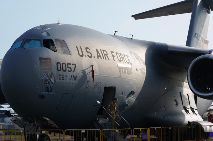 Doze militares dos EUA ficam feridos em ataque do Irã contra base na Arábia Saudita, diz imprensa americana