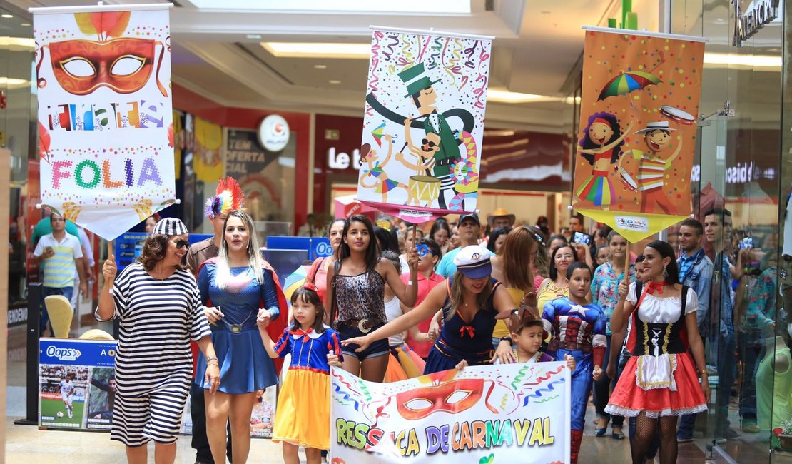 Crianças autistas participam de ressaca de carnaval no shopping de Arapiraca