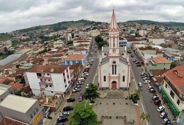 Idosa é esfaqueada pelo próprio filho ao tentar separar briga de irmãos em Campestre, MG