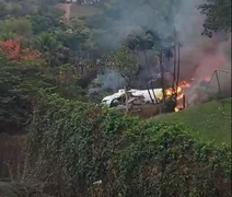 Urgente: avião cai em condomínio no interior de SP