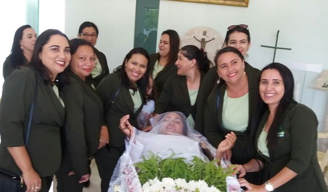 Mulher pede para ser velada viva e realiza sonho após 14 anos no Ceará