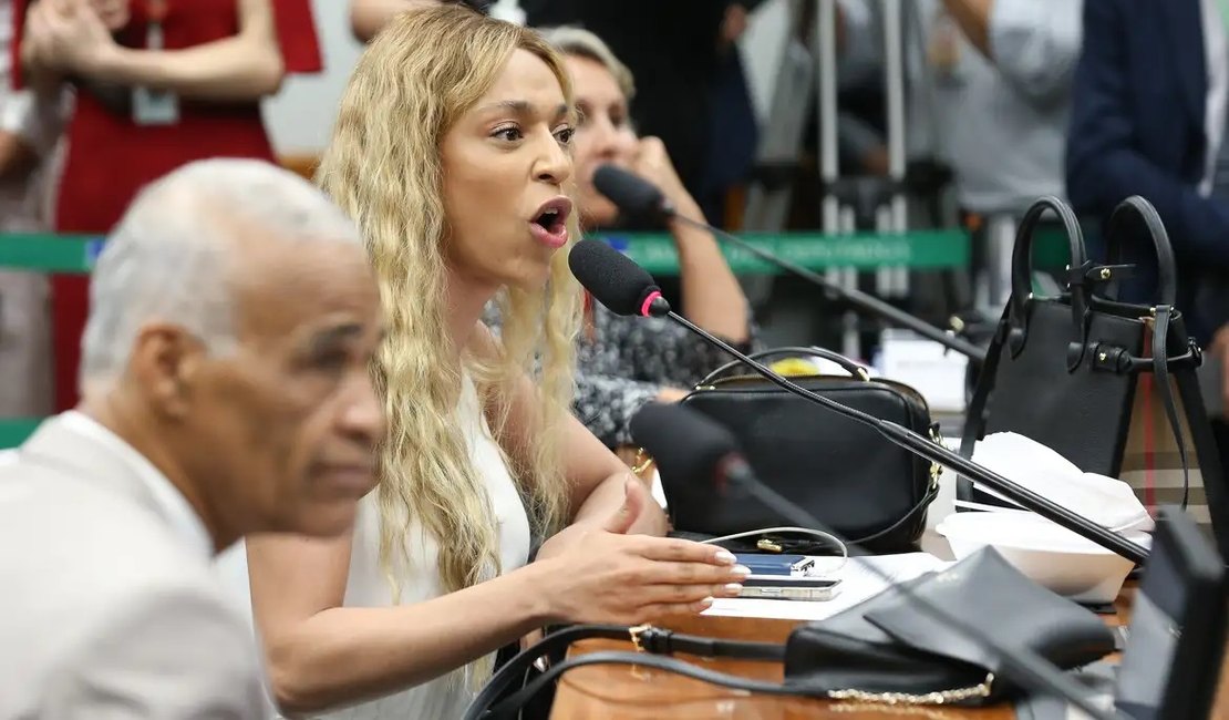 MPF pede condenação de Ratinho e SBT por falas contra Erika Hilton