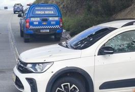 Troca de tiros durante operação em Propriá resulta na morte de três criminosos; depósito de drogas vinculado ao grupo é alvo de buscas em AL