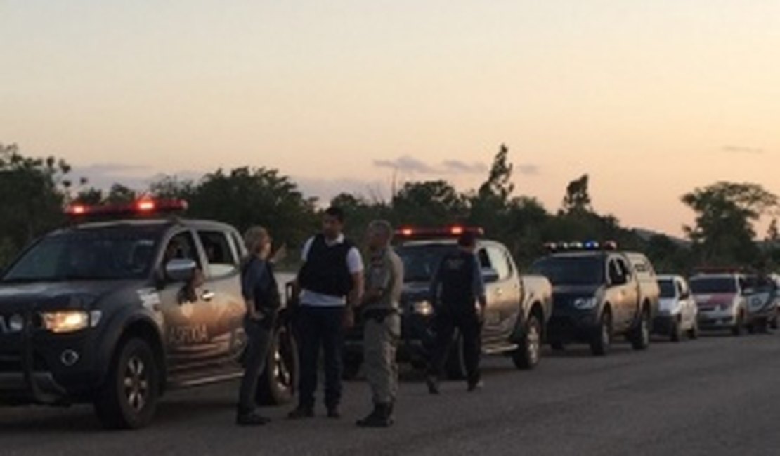 Operação apreende trinta veículos e prende quatro no Sertão alagoano