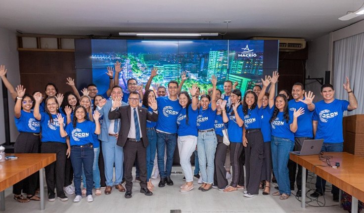 JHC recebe integrantes do projeto Juventude Conectada com o Futuro